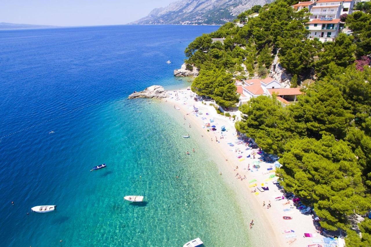 Apartments By The Sea Brela, Makarska - 6688 Exterior photo