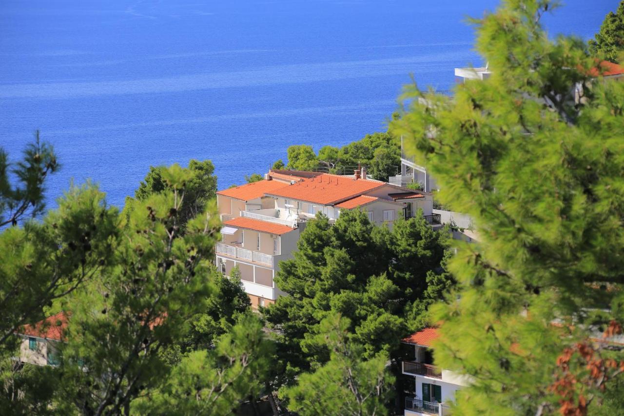 Apartments By The Sea Brela, Makarska - 6688 Exterior photo