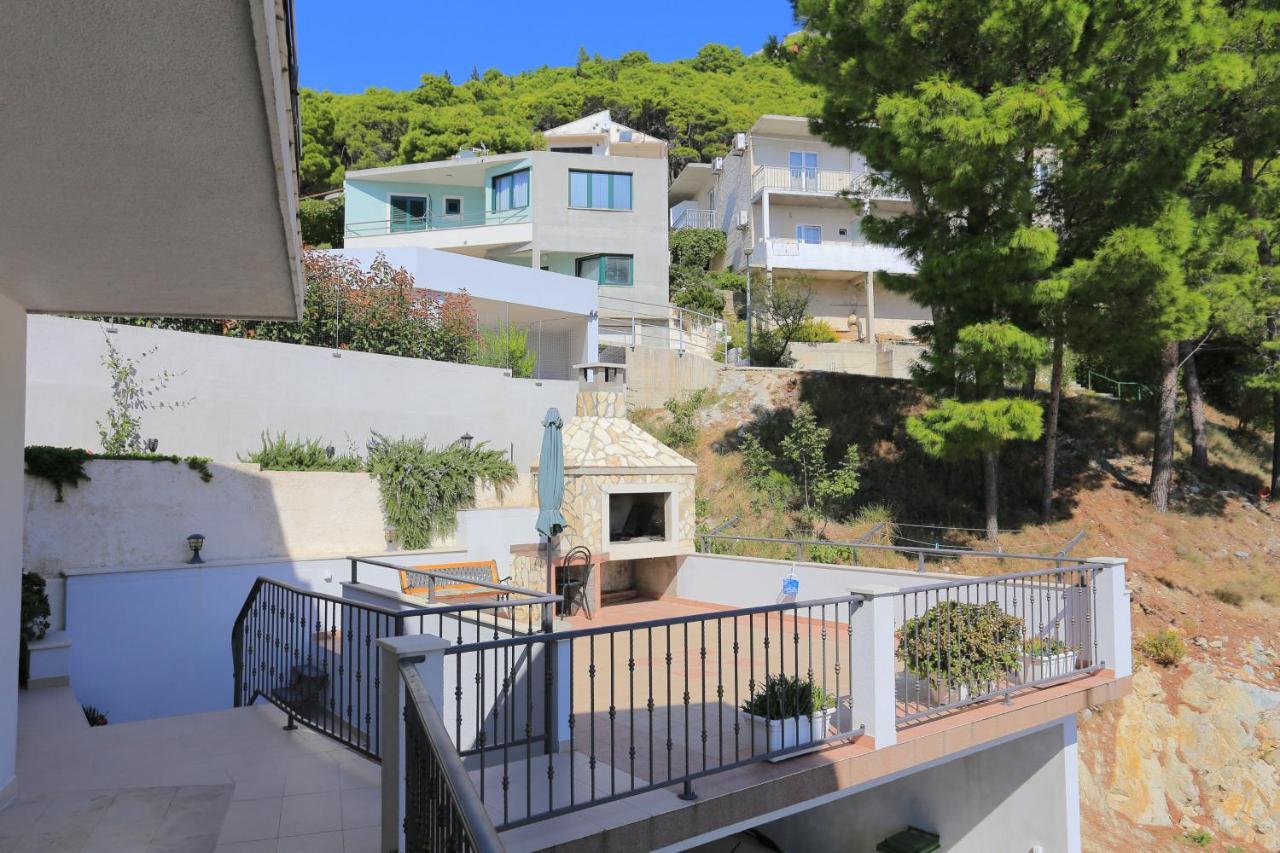 Apartments By The Sea Brela, Makarska - 6688 Exterior photo
