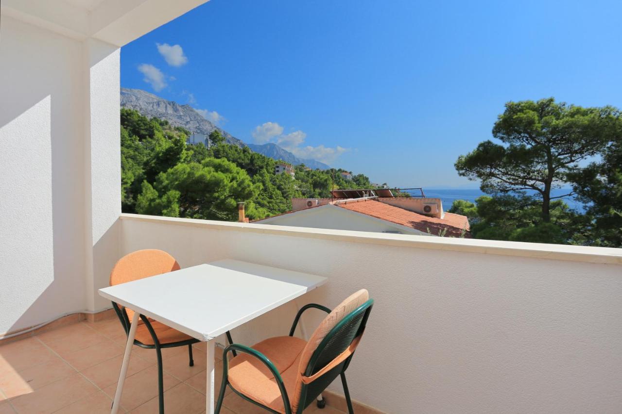 Apartments By The Sea Brela, Makarska - 6688 Exterior photo
