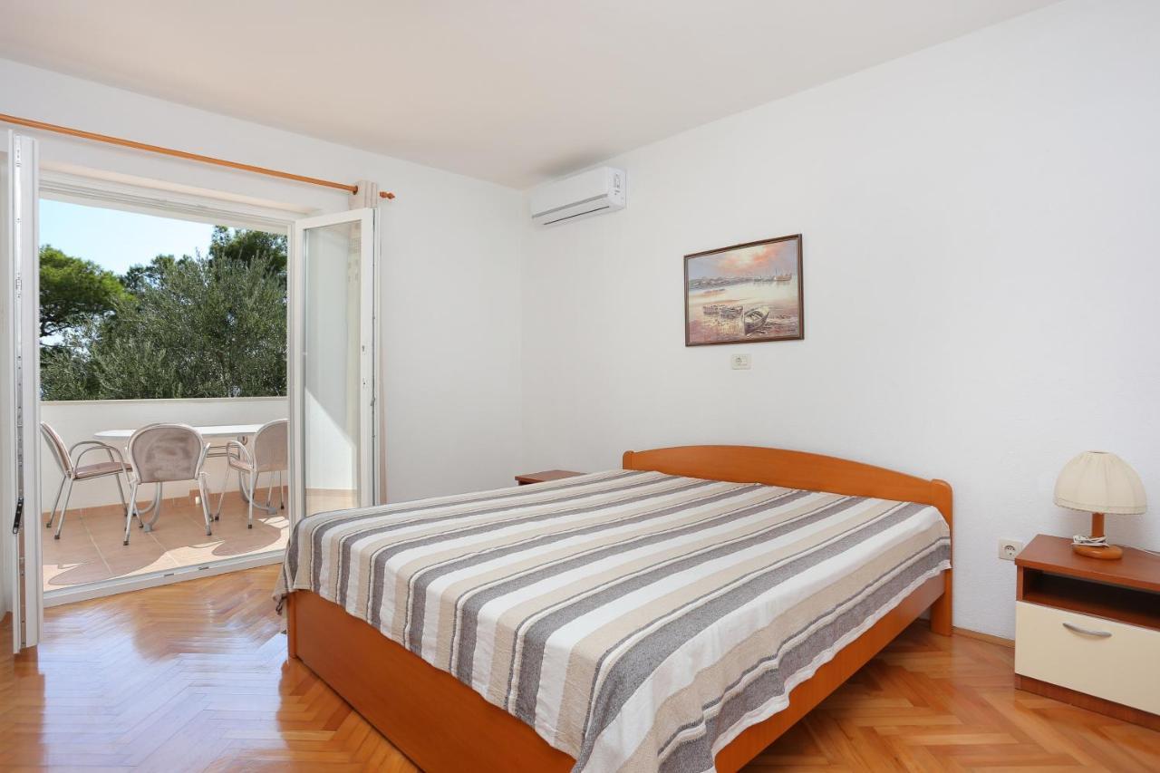 Apartments By The Sea Brela, Makarska - 6688 Exterior photo