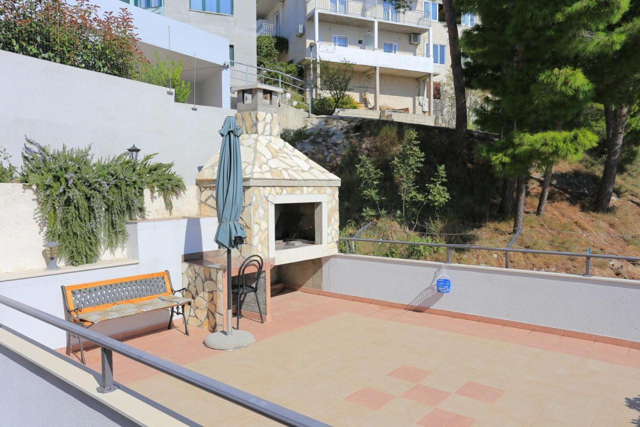 Apartments By The Sea Brela, Makarska - 6688 Exterior photo