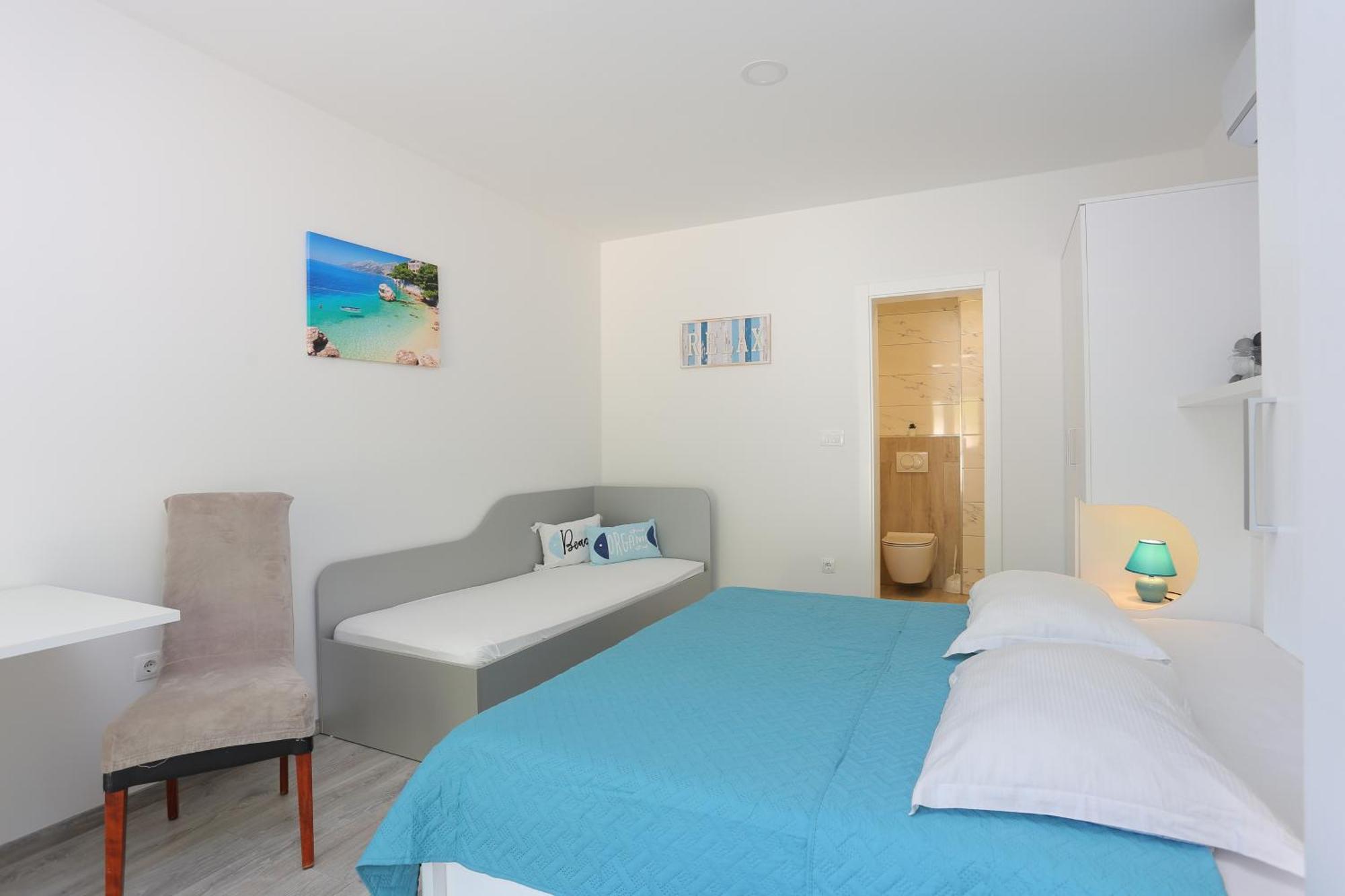 Apartments By The Sea Brela, Makarska - 6688 Room photo