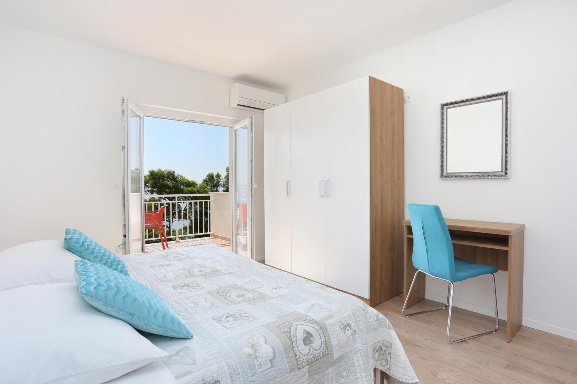 Apartments By The Sea Brela, Makarska - 6688 Room photo