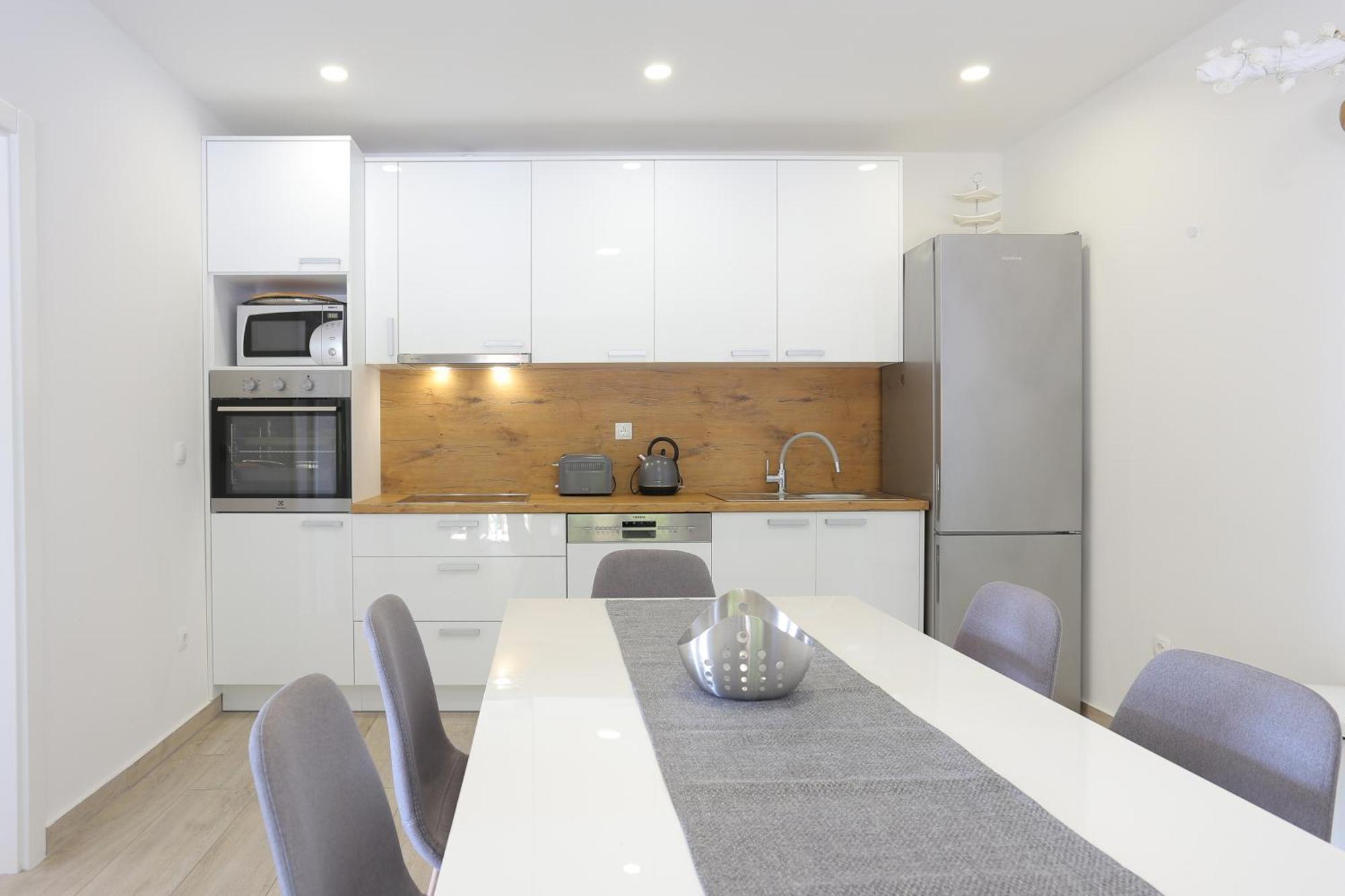 Apartments By The Sea Brela, Makarska - 6688 Room photo