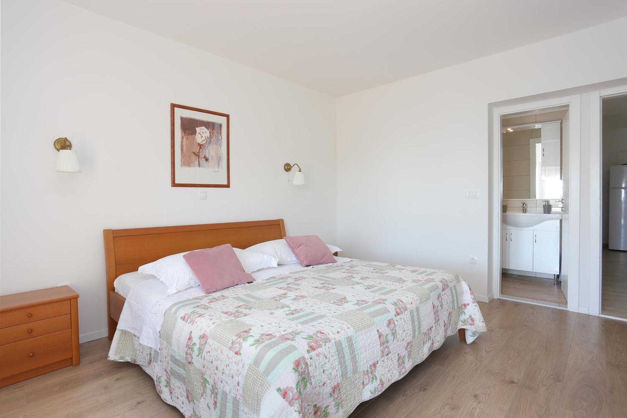 Apartments By The Sea Brela, Makarska - 6688 Room photo