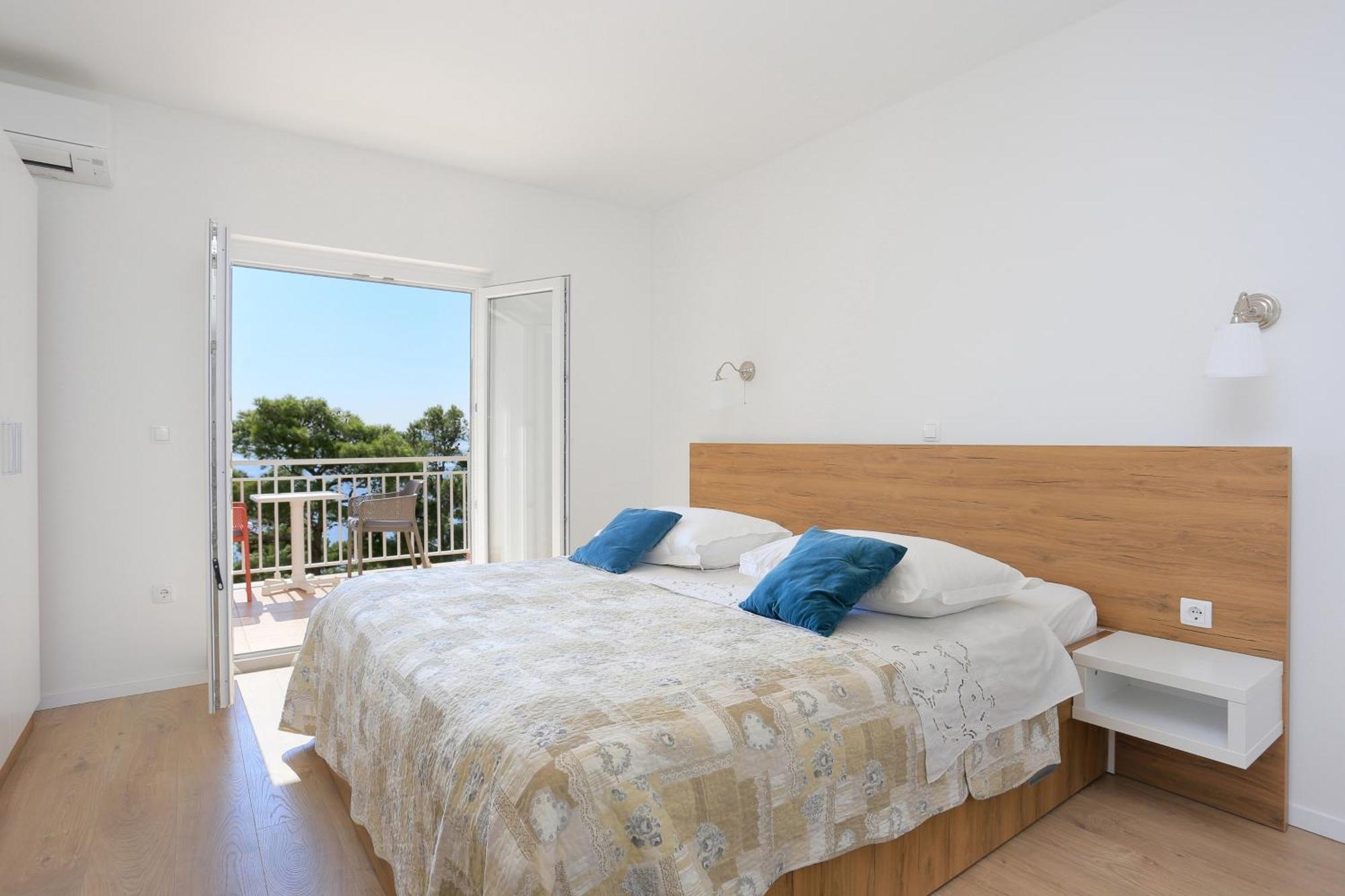 Apartments By The Sea Brela, Makarska - 6688 Room photo