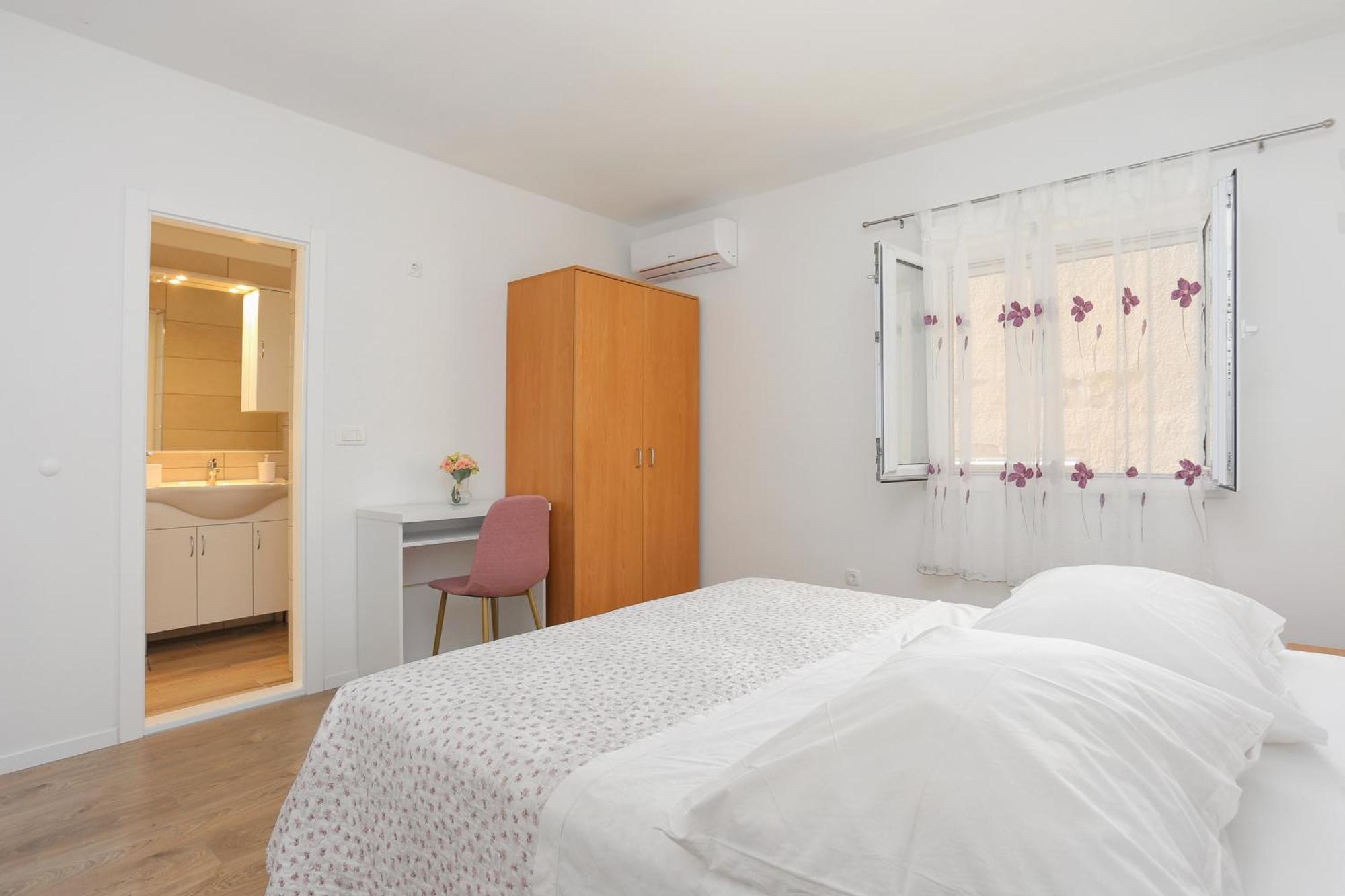 Apartments By The Sea Brela, Makarska - 6688 Room photo